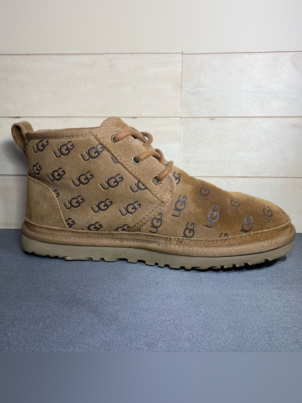 UGG Neumel Chukka Boots Women's Size 9 Shoes Logo Embossed Brown Shearling - Picture 3 of 11